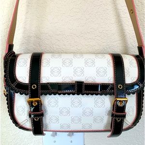 🎀🎀EUC LOEWE ANAGRAM SHOULDER BAG🎀🎀